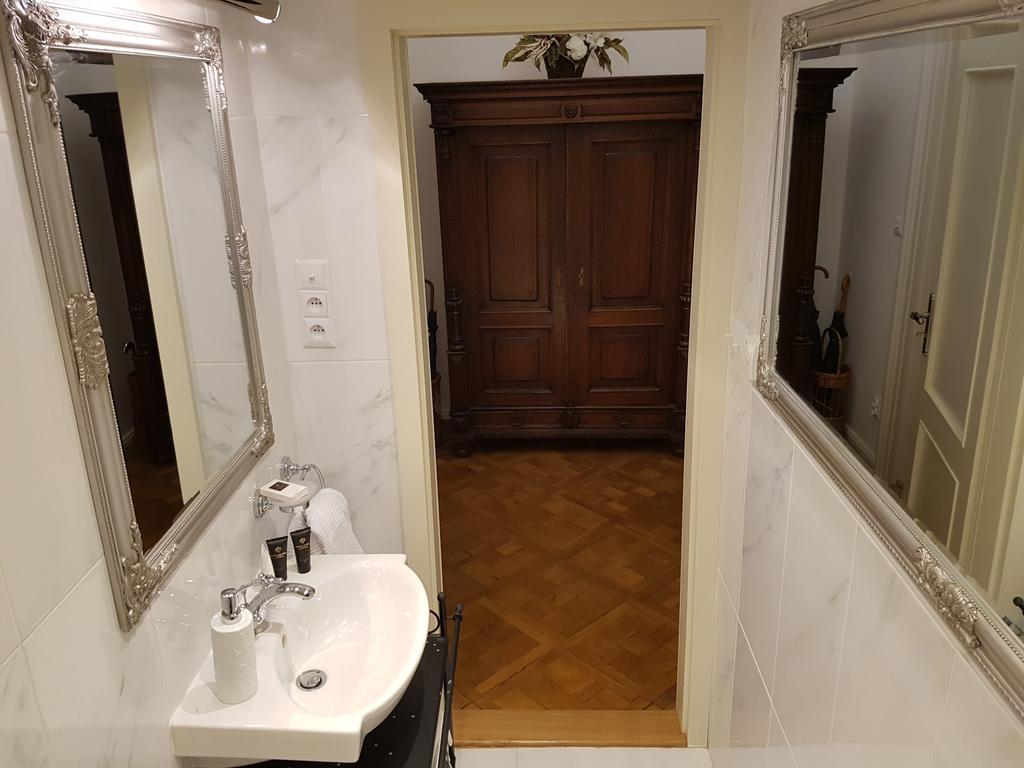 Charles Apartment ปราก ภายนอก รูปภาพ