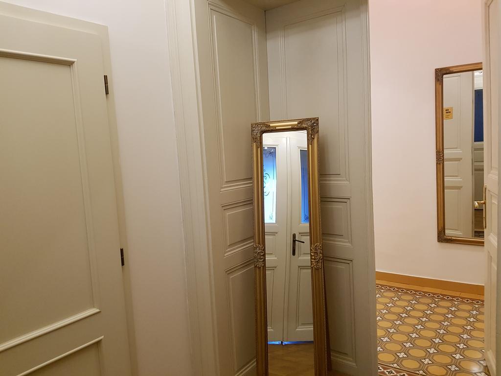 Charles Apartment ปราก ภายนอก รูปภาพ